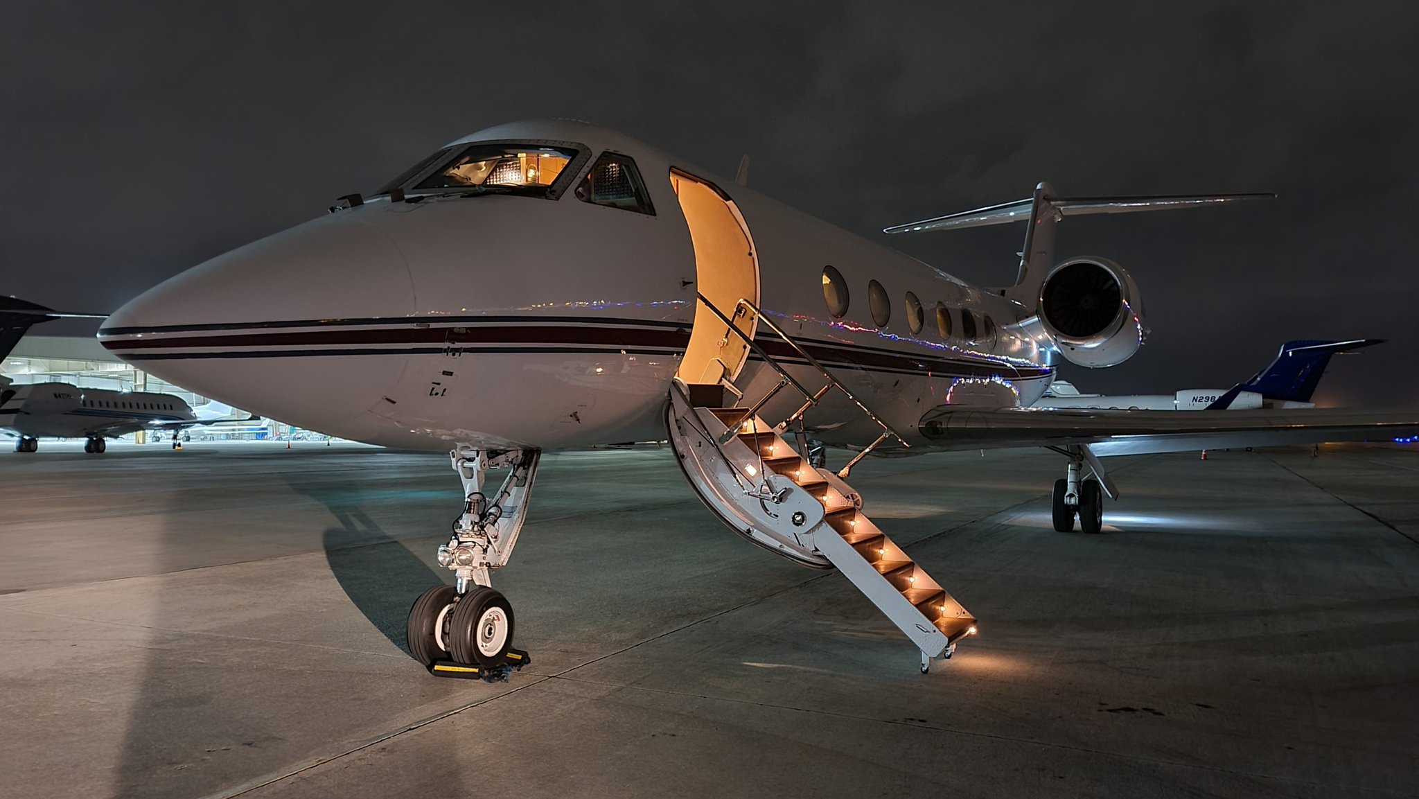 Gulfstream jet parked on tarmac - Hangar 17 Aviation private jet consulting